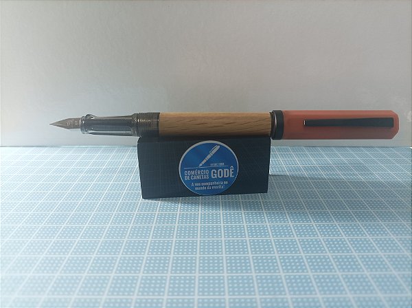 Caneta Tinteiro Jinhao 58 - Elegância em Madeira e Tampa Laranja