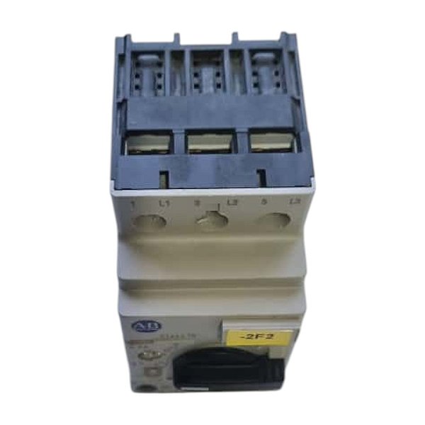 Disjuntor 2.5-4A Allen Bradley 140M-C2E-B40 Tripolar