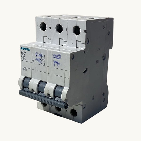 5SL13MCBC32 Disjuntor Tri 32A Curva C 3kA 380V 5SL13327MB