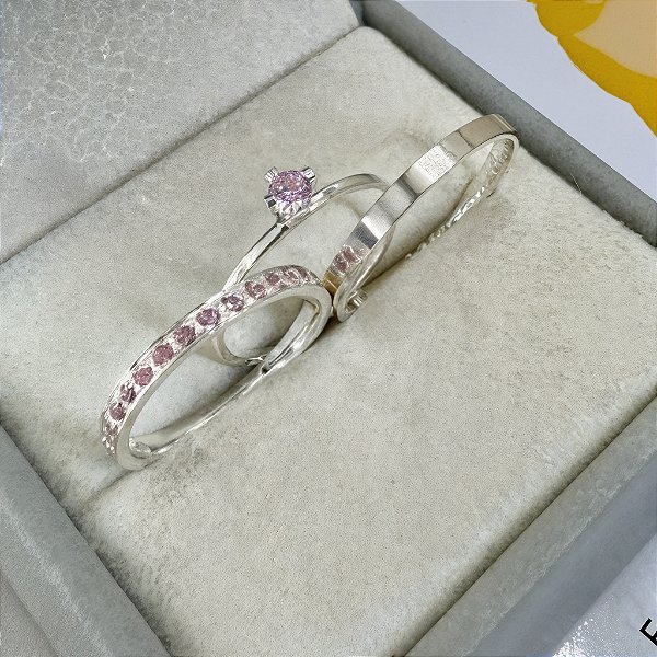 Aliança de Prata 950 Cravejada Brilho Eterno ZYRAH PINK Com Anel Solitário de Brinde Aliança só Love