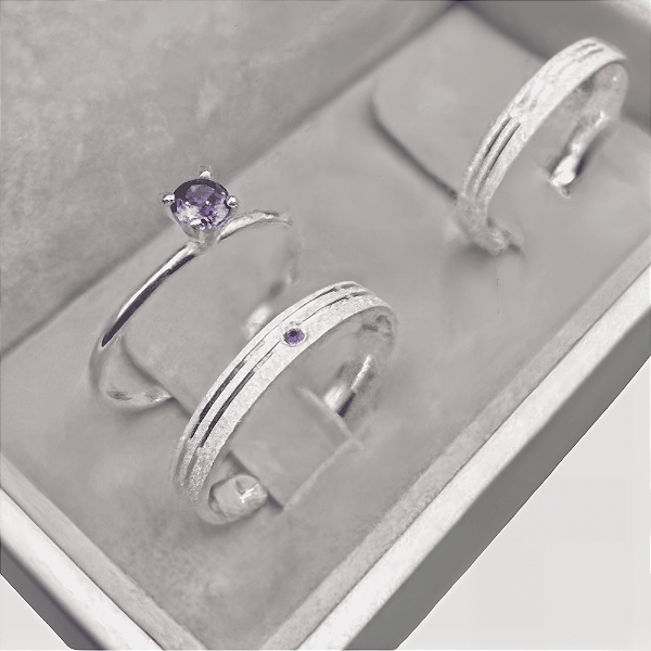 Aliança de Prata 950 Tradicional Essência VELURE LILAS Com Anel Solitário de Brinde Aliança só Love