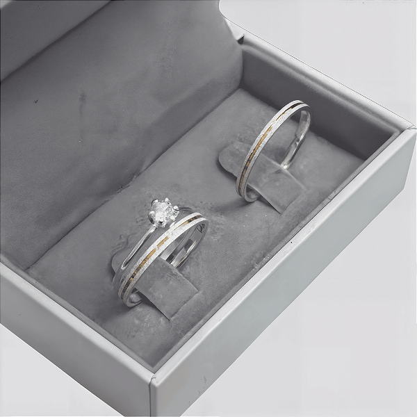 Aliança de Prata 950 com Banho de Ouro 18k  Clarion Com Anel Solitário de Brinde Aliança só Love