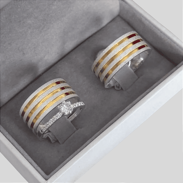 Aliança de Prata 950 com Banho de Ouro 18k  Pandora Com Anel Solitário de Brinde Aliança só Love
