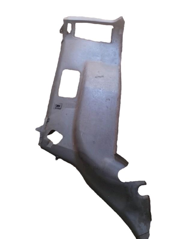 ACABAMENTO DIREITO LATERAL PORTA MALAS | ESCORT SW GLX 1998