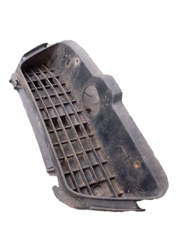 GRADE INFERIOR ESQUERDA PARA-CHOQUE | GOLF GL 1995