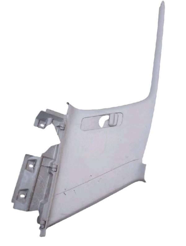 MOLDURA DIREITA COLUNA TRASEIRA | GOLF GL 1995
