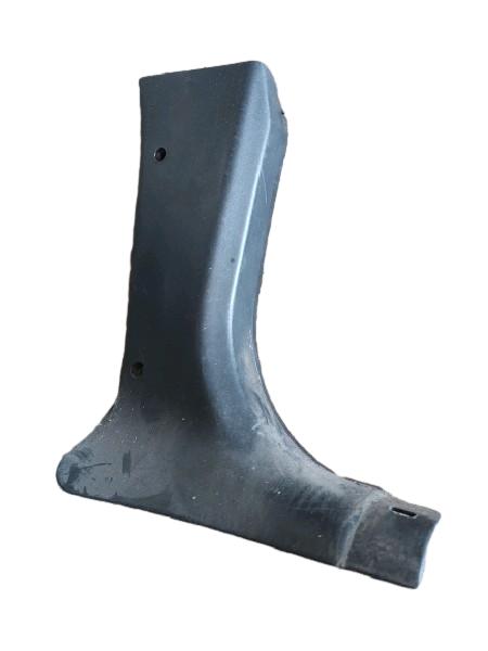 MOLDURA DIREITA PÉ DE COLUNA | TEMPRA IE 1995