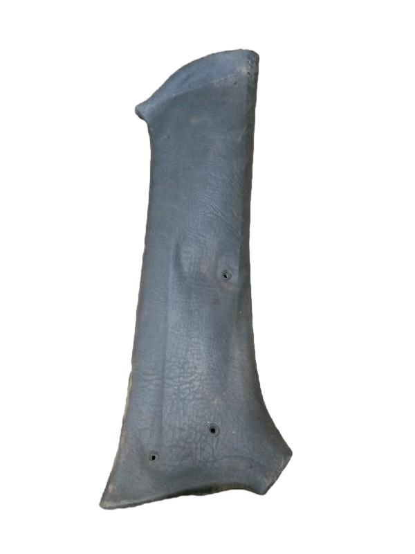 ACABAMENTO COLUNA CENTRAL DIREITO | QUANTUM CL 1991