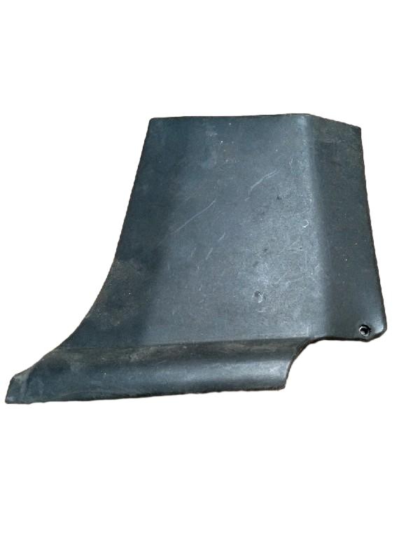 MOLDURA DIREITA INFERIOR COLUNA CENTRAL | UNO MILLE BRIO 1991