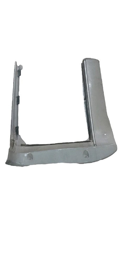 MOLDURA LATERAL DIREITA PORTA MALAS | QUANTUM CL 1991