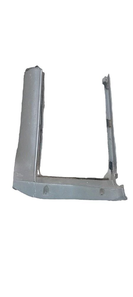 MOLDURA LATERAL ESQUERDA PORTA MALAS | QUANTUM CL 1991