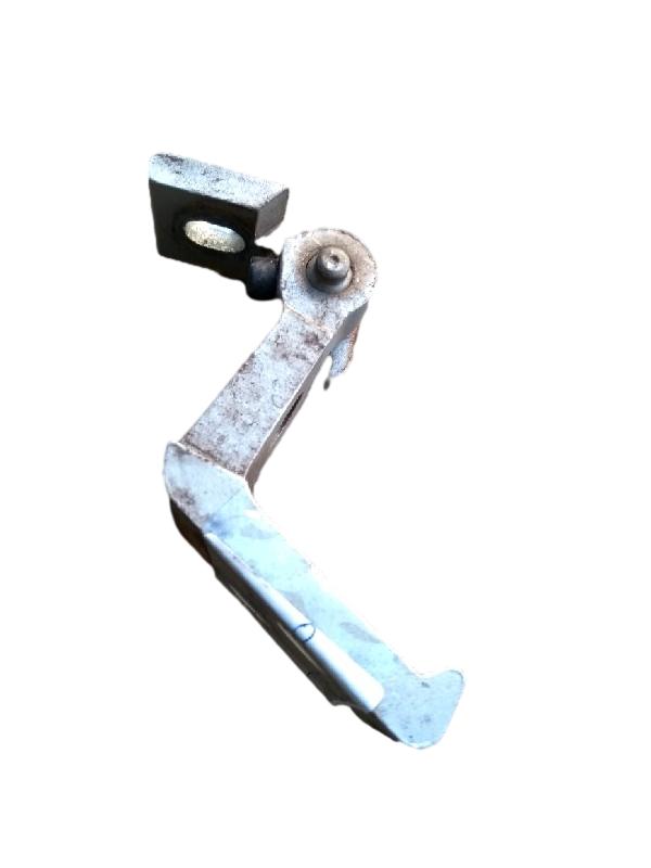 DOBRADIÇA SUPERIOR PORTA TRASEIRA DIREITA | POLO CLASSIC 1.8 1997