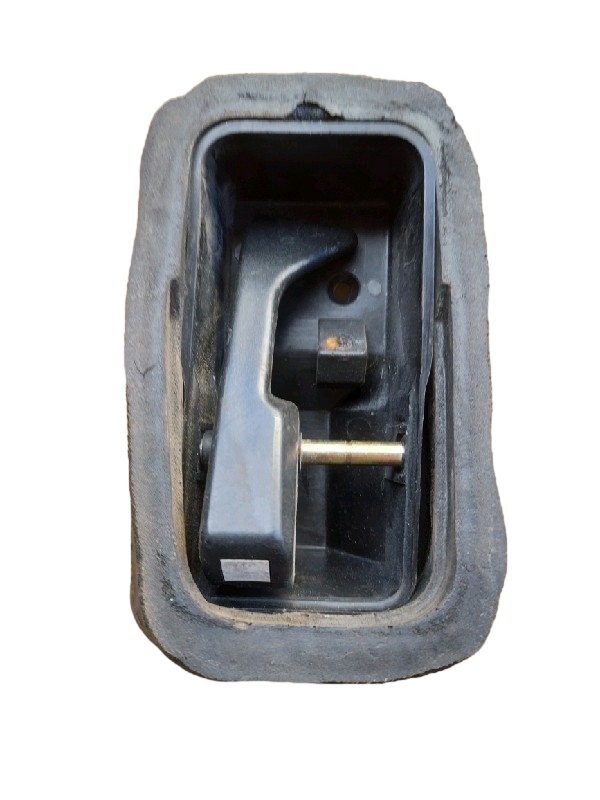 MAÇANETA INTERNA PORTA TRASEIRA DIREITA | VERONA 1.8 LX 1994