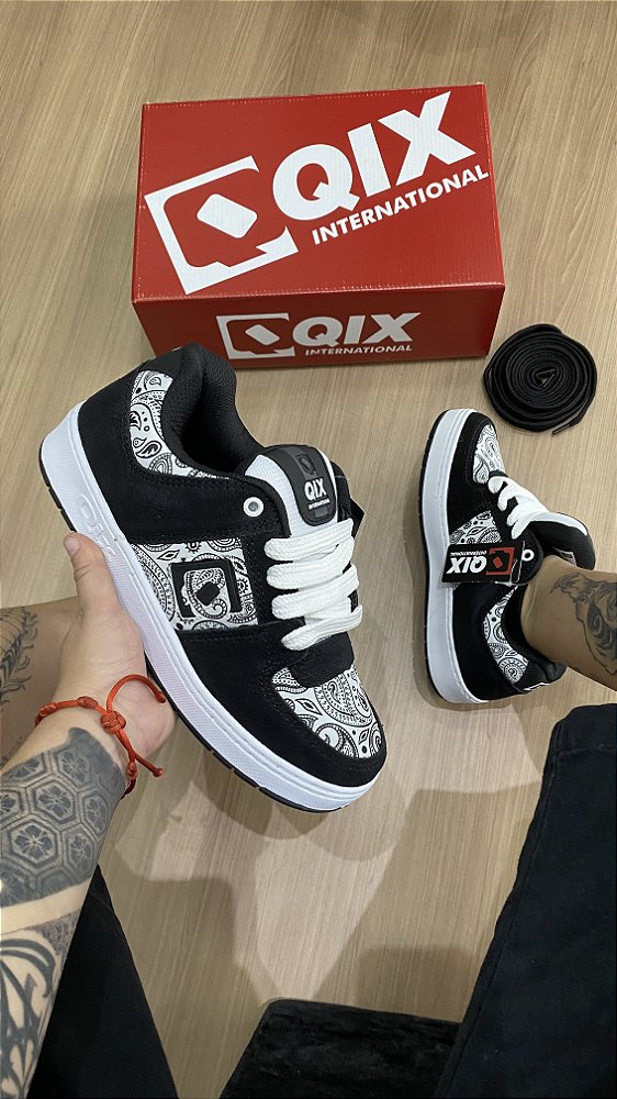 TÊNIS QIX 90'S OG BRANCO E PRETO