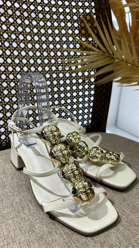 SUZANA SANTOS SANDÁLIA SALTO BLOCO VERNIZ OFF WHITE