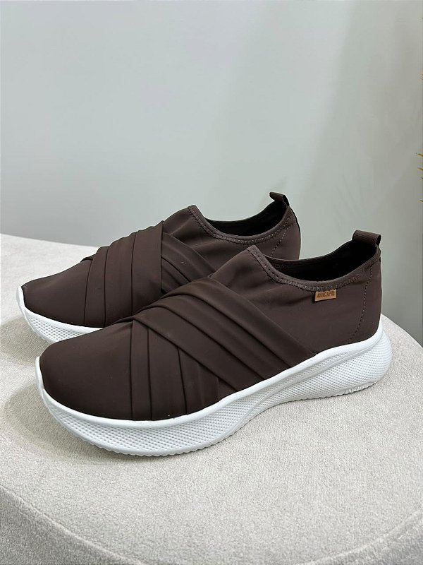 ANA CAPRI TÊNIS TECIDO LYCRA BROWMNY