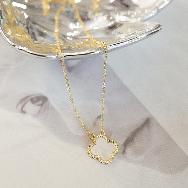 Colar Trevo Madrepérola