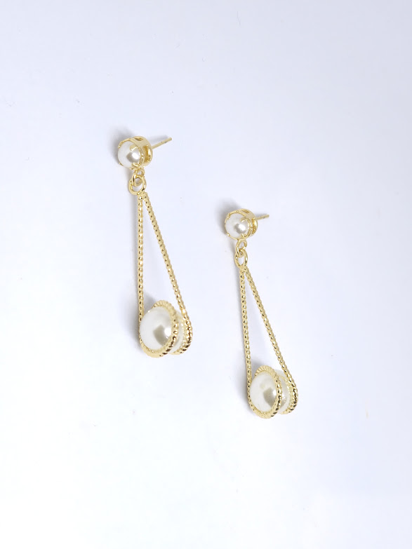 BRINCO GRANDE C PEROLAS BANH OURO 18K - BA867