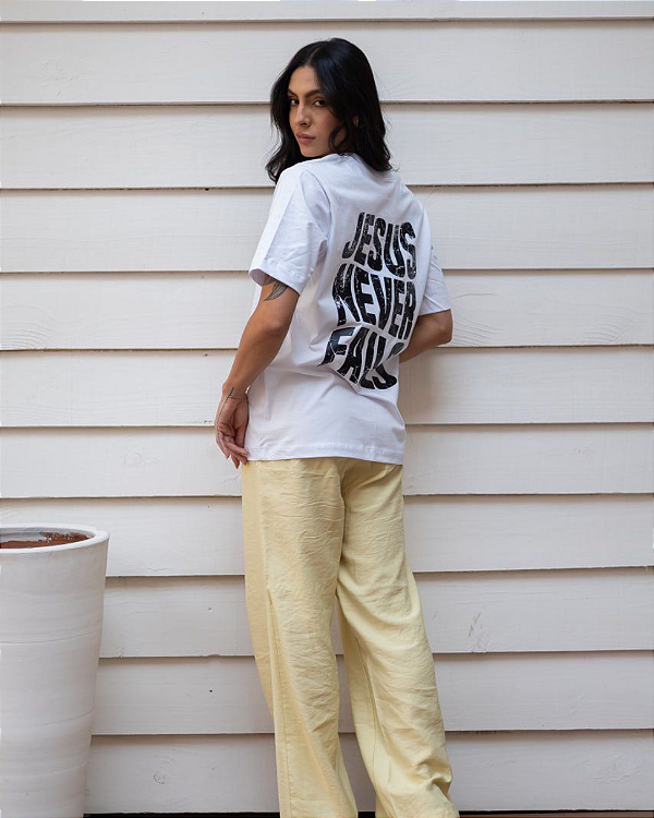 CAMISETA OVERSIZED JESUS NEVER FAILS
