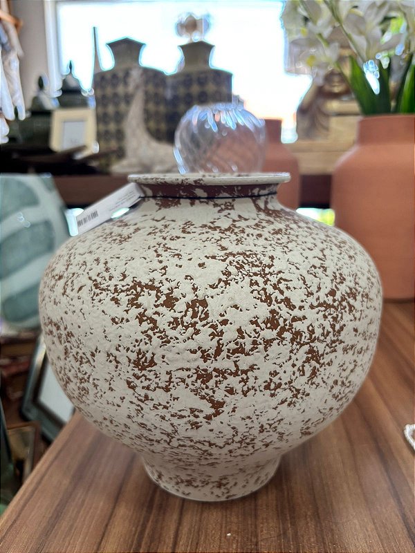 Vaso Decorativo de Metal – Textura Rústica