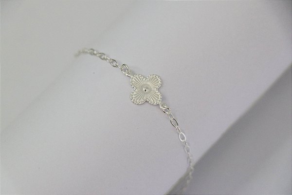 Pulseira de 18cm com trevo 12mm central