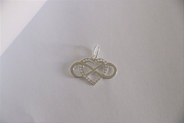 Pingente Vazado Coração e Infinito entrelaçados