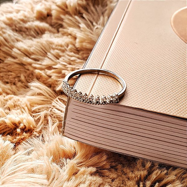 Anel aparador aro fino com zircônia