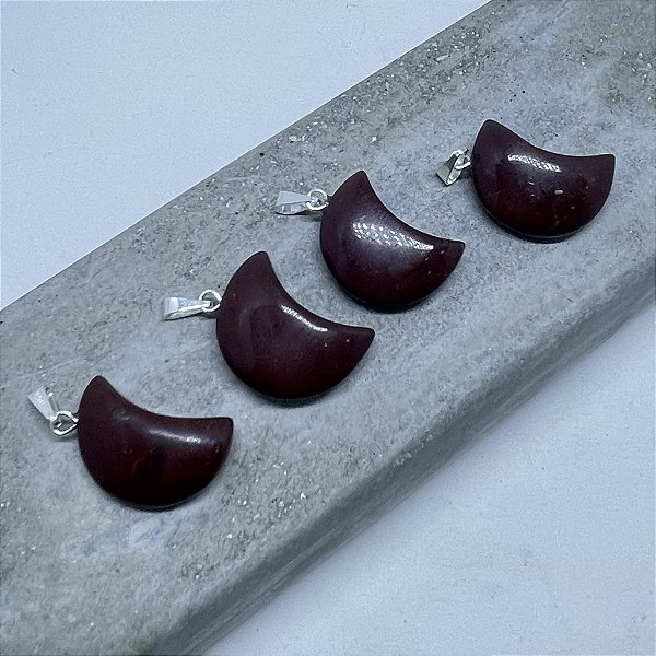 PINGENTE LUA JASPE VERMELHO-VITALIDADE