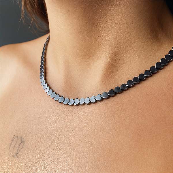 CHOKER CORAÇÕES HEMATITA-AMOR PRÓPRIO