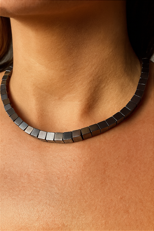 CHOKER CUBOS HEMATITA-PROTEÇÃO