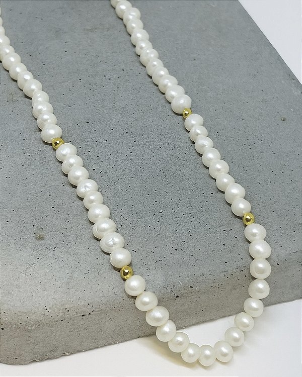 COLAR EM PÉROLAS NATURAIS