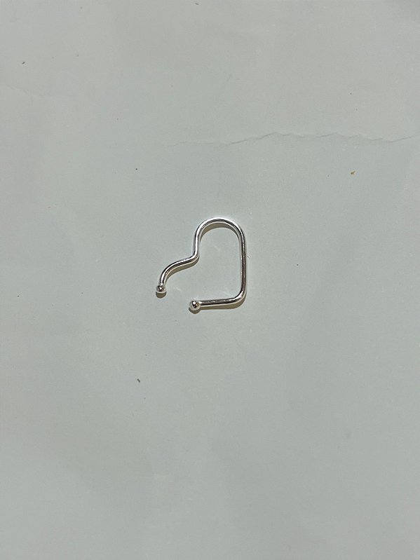 PIERCING FAKE ORELHA CORAÇÃO