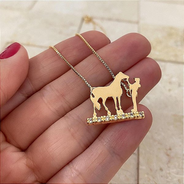 Gargantilha Feminina Mulher com Cavalo e Detalhes em Zircônia