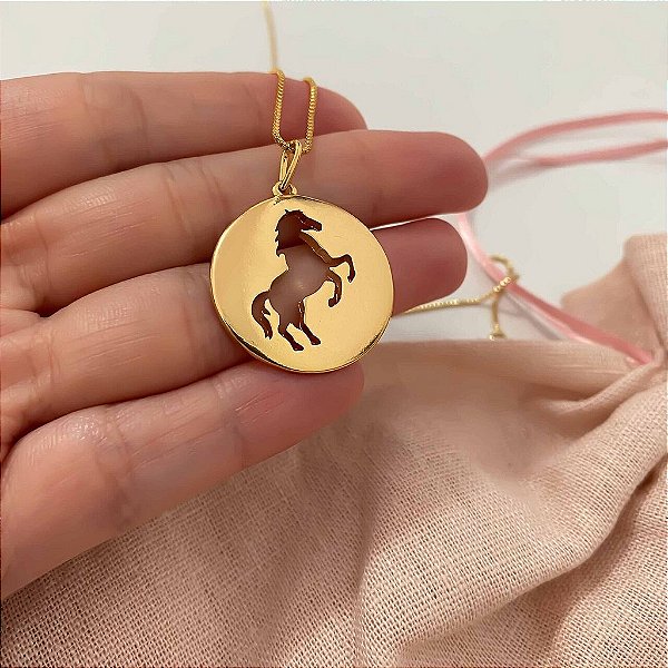 Colar Feminino Medalha Redonda com Cavalo
