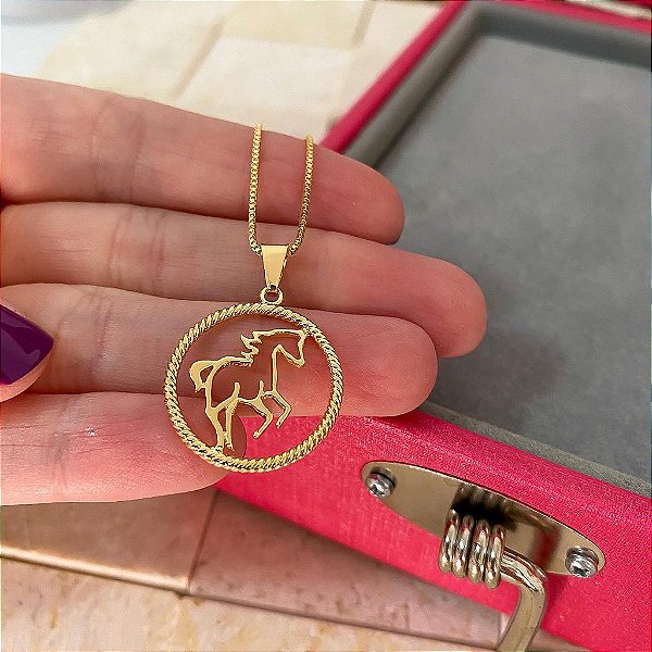 Colar Feminino Cavalo no Círculo Delicado