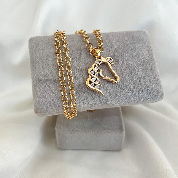 Colar Feminino Cavalo Pedras Brilhantes com Elo Português Banhado a Ouro 18K