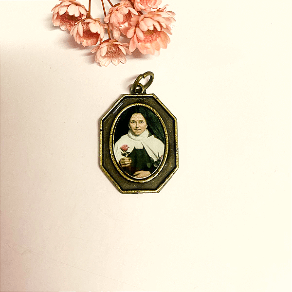 Medalhinha Santa Teresinha de Lisieux