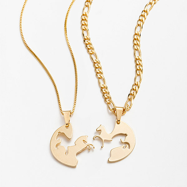Colar Casal Cavalo Que Se Completa – Masculino e Feminino Banhados a Ouro 18K