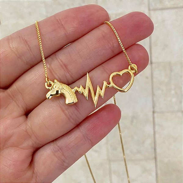 Gargantilha Feminina Batimentos com Cavalo e Coração Banhada a Ouro 18K