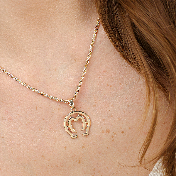 Colar Feminino Símbolo Mangalarga Marchador no Cordão Baiano Banhado a Ouro 18K