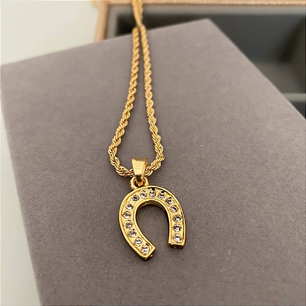 Colar Feminino Ferradura Cravejada com Cordão Baiano Banhado a Ouro 18K