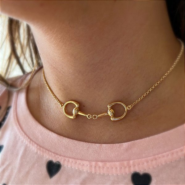 Gargantilha Feminina Bridão Equestre Banhada a Ouro 18K