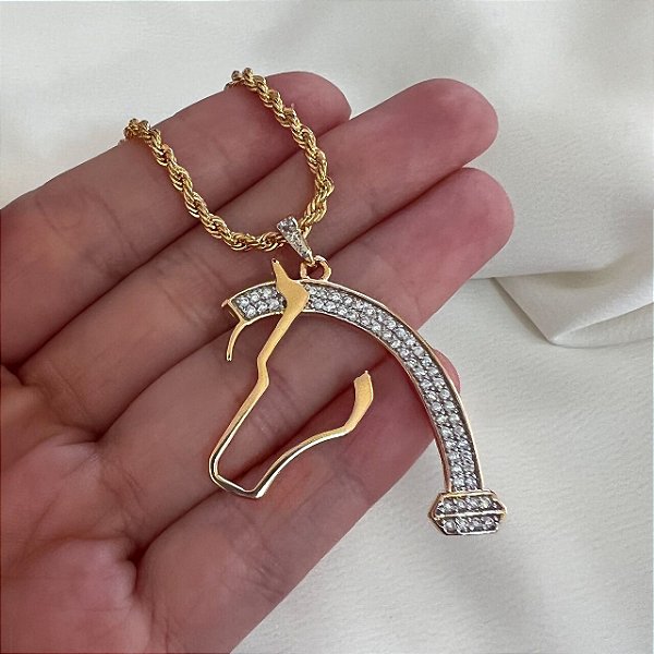 Colar Feminino Rosto de Cavalo Cravejado em Zircônias com Cordão Baiano Banhado a Ouro 18K