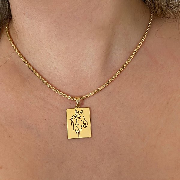 Colar Feminino Medalha Equestre com Cordão Baiano Banhado a Ouro 18K