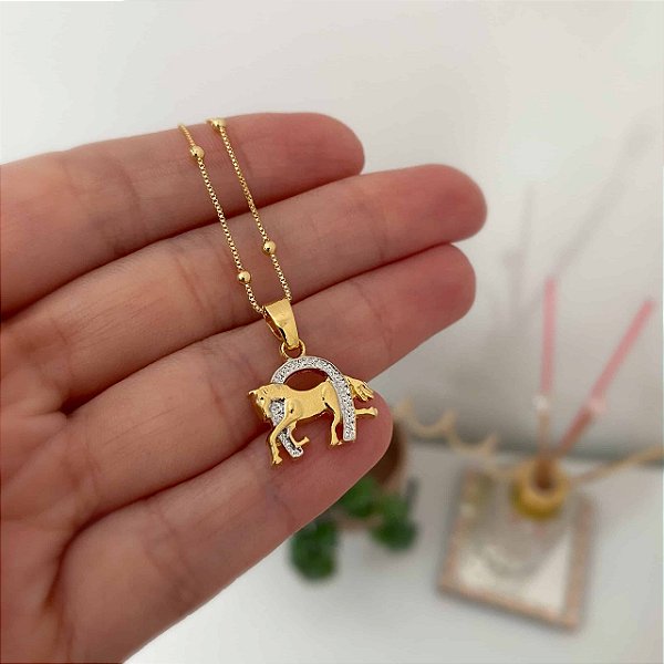 Colar Feminino Cavalo e Ferradura em Ródio Branco Banhado a Ouro 18K