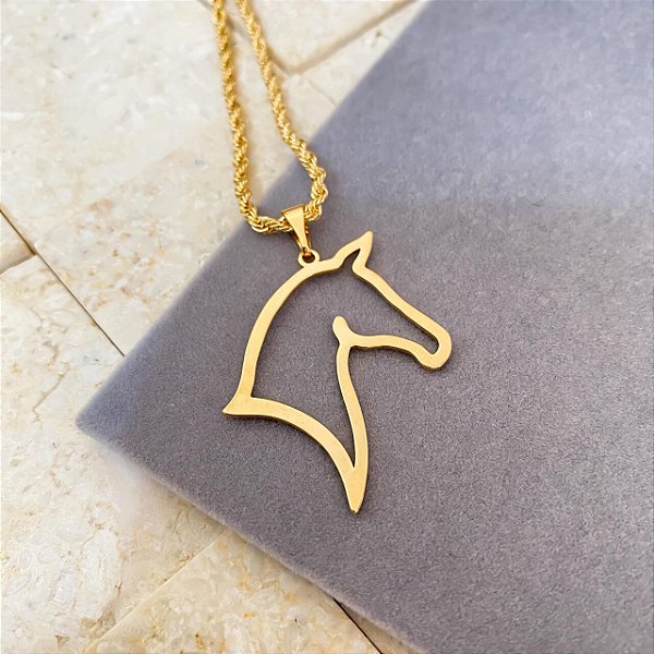 Colar Feminino Cavalo Crioulo Grande com Cordão Baiano Banhado a Ouro 18K