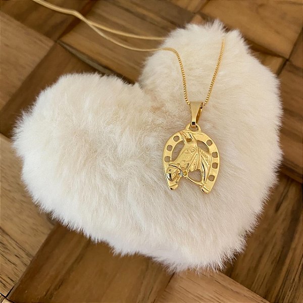 Colar Feminino Cavalo e Ferradura Clássico Banhado a Ouro 18K