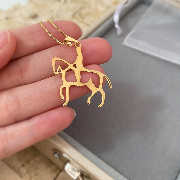 Colar Feminino Montaria Country Banhado a Ouro 18K