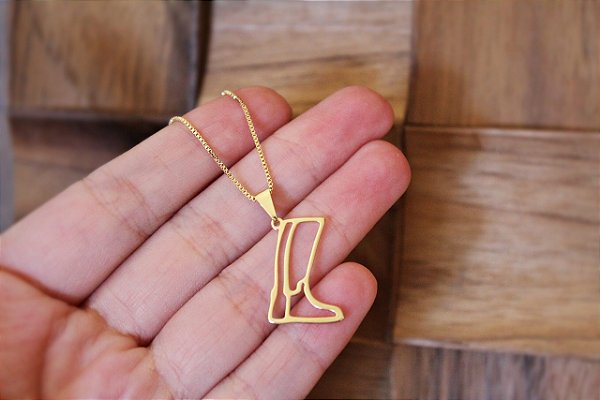 Colar Feminino Bota Vazada Banhado a Ouro 18K