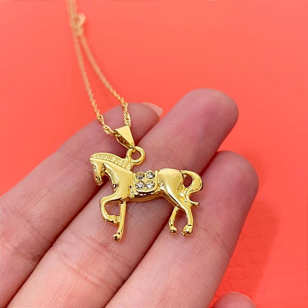 Colar Feminino Cavalo Realce Banhado a Ouro 18K